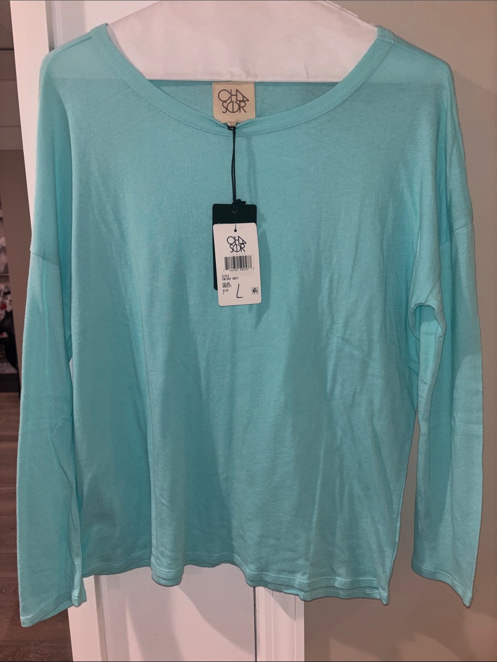 NWT Chaser Women's Lightweight 💯 percent cotton Aqua Long Sleeve Top